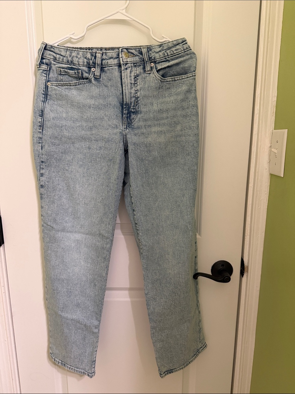 Old Navy Light Wash Women’s Jeans - Classic Straight Leg